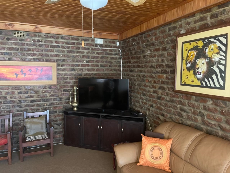 3 Bedroom Property for Sale in Naudeville Free State